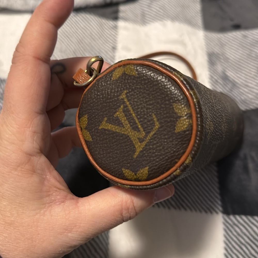 Authentic Louis Vuitton monogram Papillion 30 with pouch - Picture 9 of 16